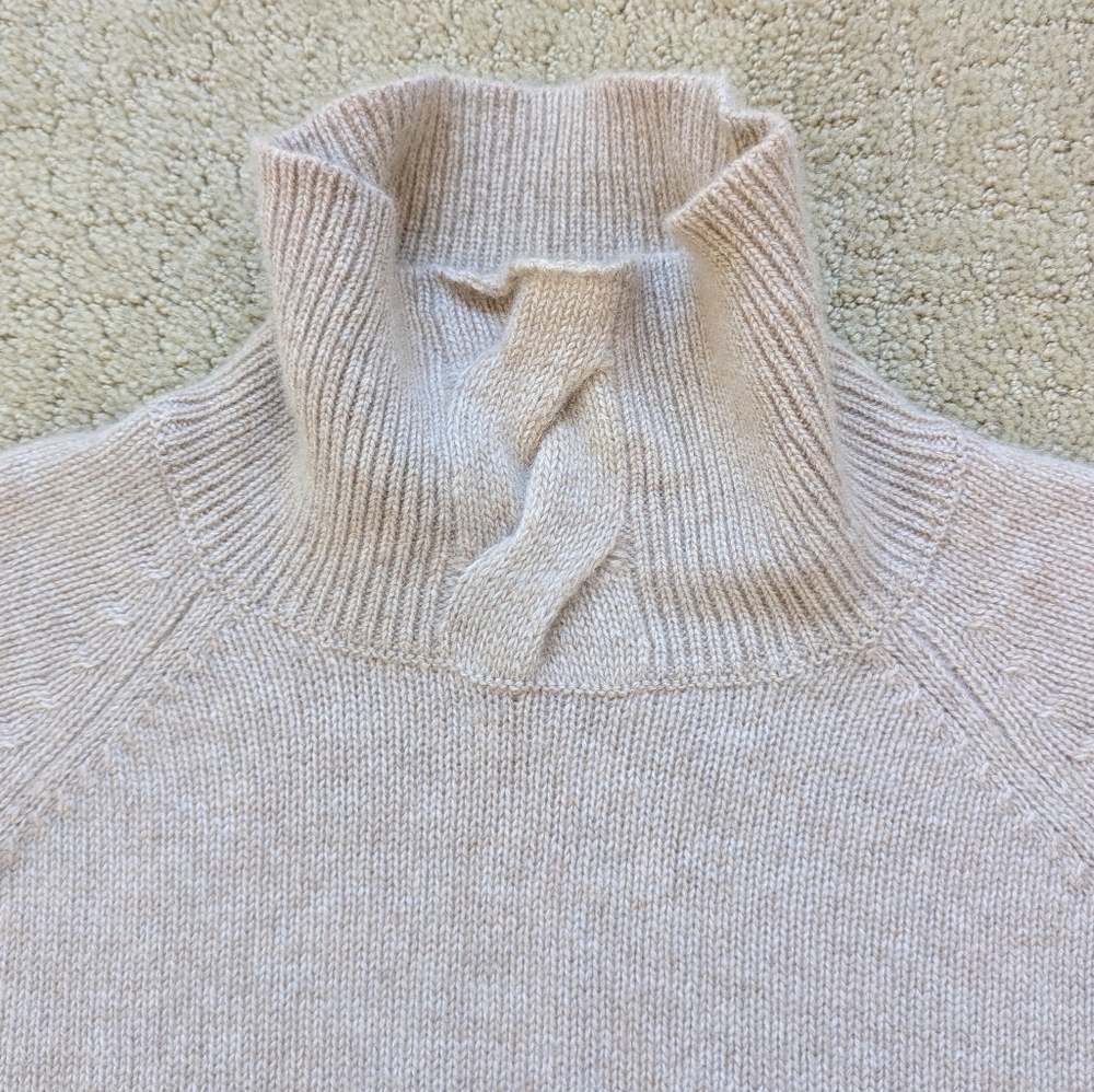 Garnet Hill 100% Cashmere Turtleneck Sweater Womens L Cable Knit Cozy Luxury - Picture 6 of 10